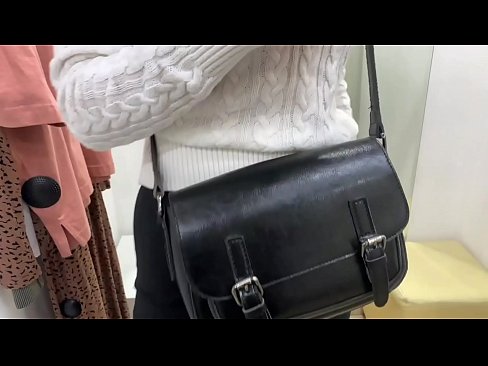 ❤️ Veřejná masturbace mladé feny FeralBerry s dildem ve fitku Super porno u cs.prendiporno.ru ﹏